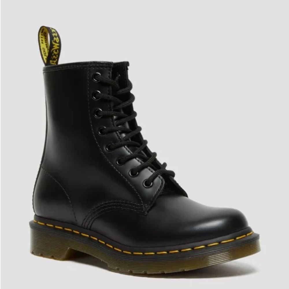 Dr Martens 1460 WOMEN'S SMOOTH LEATHER LACE UP BOOTS